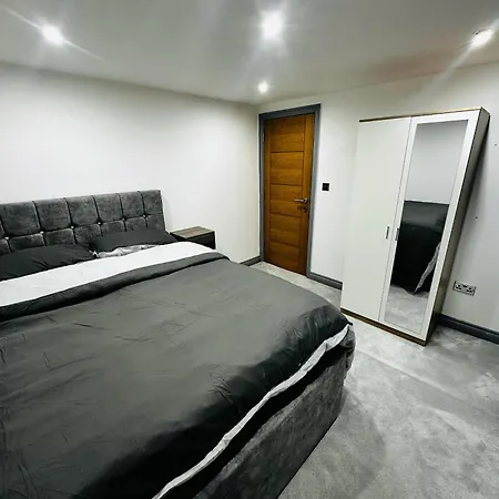 Perfect Stay Near Manchester Airport Wythenshawe Room photo