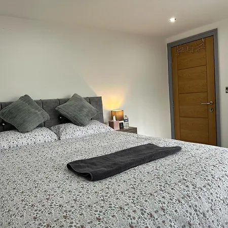 Perfect Stay Near Manchester Airport Wythenshawe Room photo
