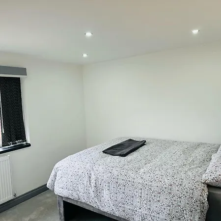 Perfect Stay Near Manchester Airport Wythenshawe Room photo
