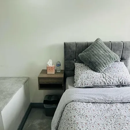 Perfect Stay Near Manchester Airport Wythenshawe Room photo