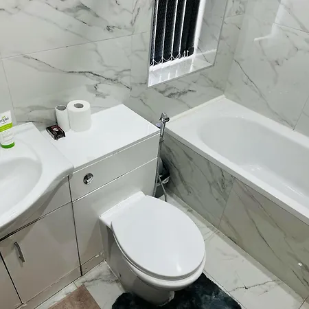 Perfect Stay Near Manchester Airport Wythenshawe Room photo