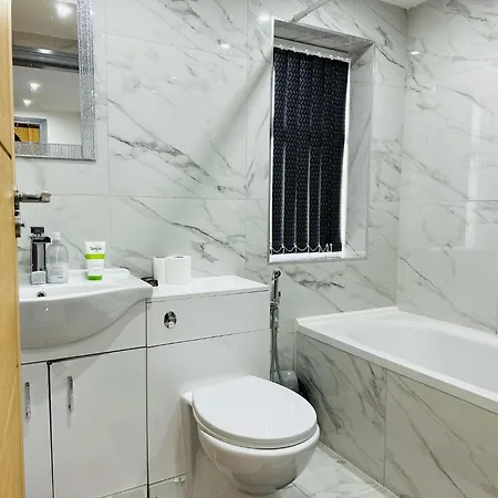 Perfect Stay Near Manchester Airport Wythenshawe Room photo